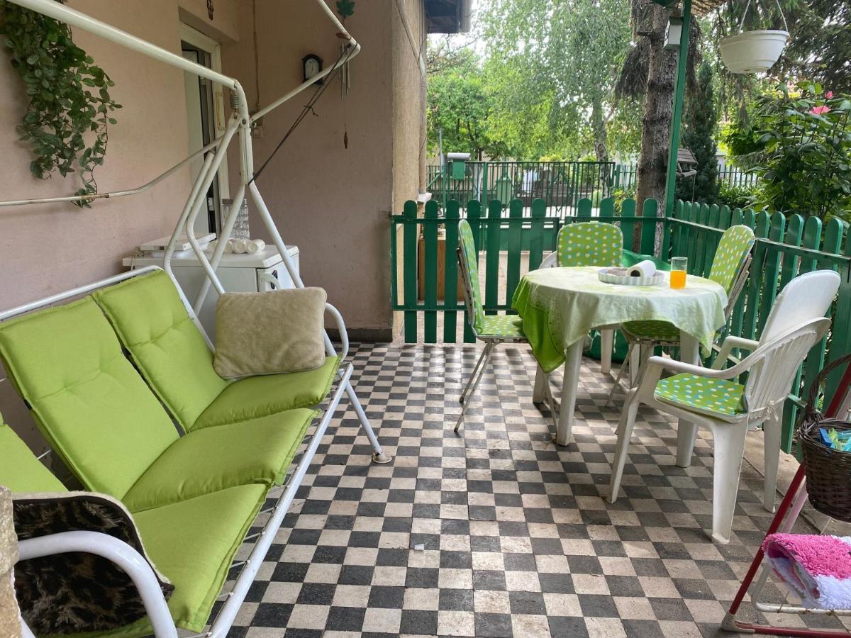 Grany'S Retro Guesthouse Near Budapest Airport Vecsés Exteriér fotografie