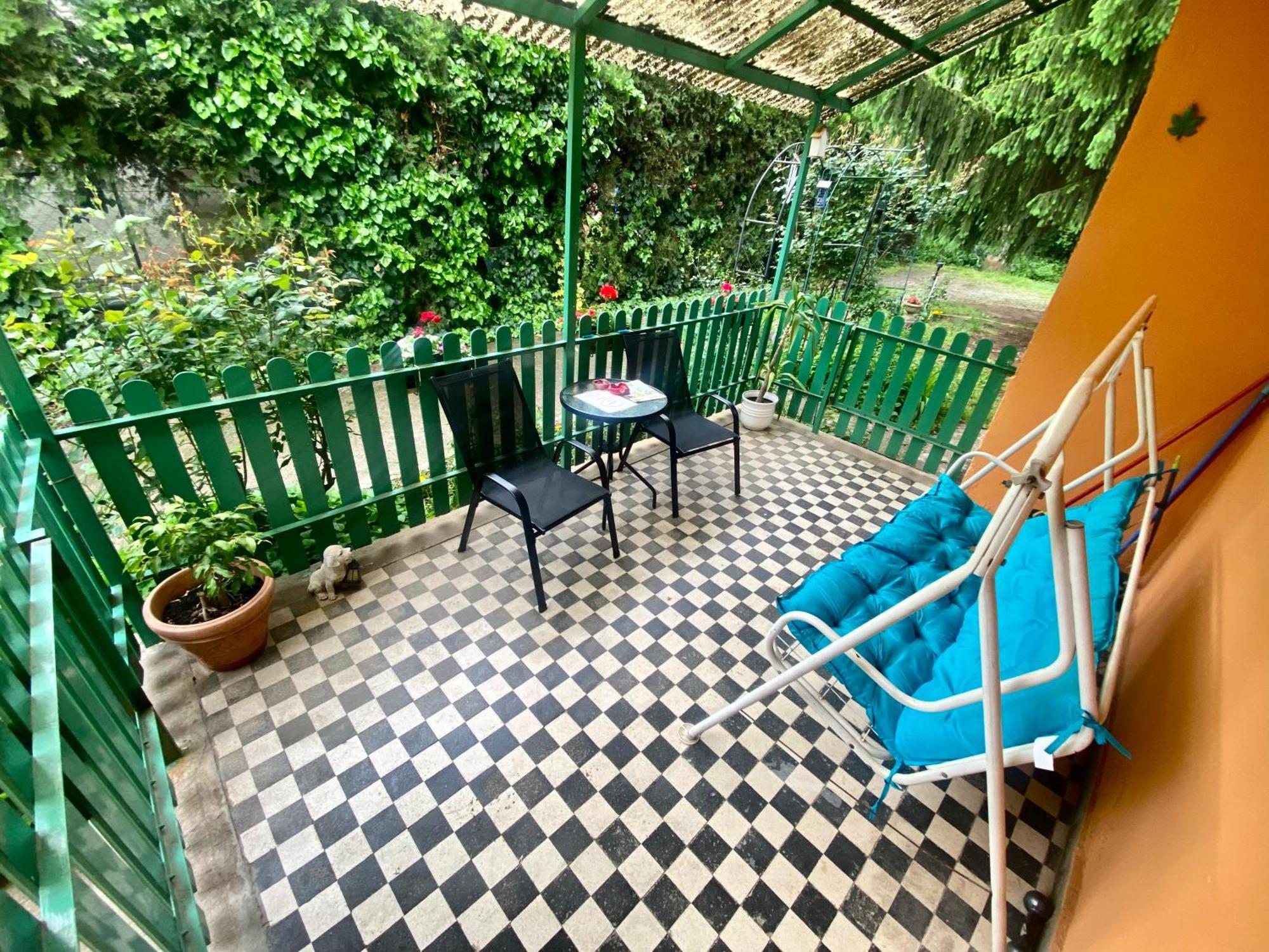 Grany'S Retro Guesthouse Near Budapest Airport Vecsés Exteriér fotografie
